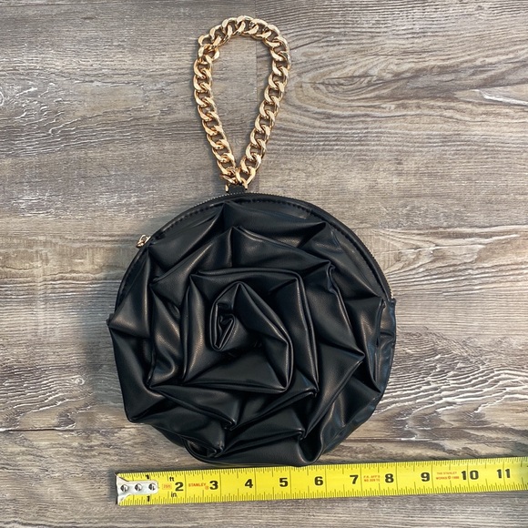 NWOT A NEW DAY Faux Leather Flower Ruffle Wristlet Bag - Picture 4 of 5